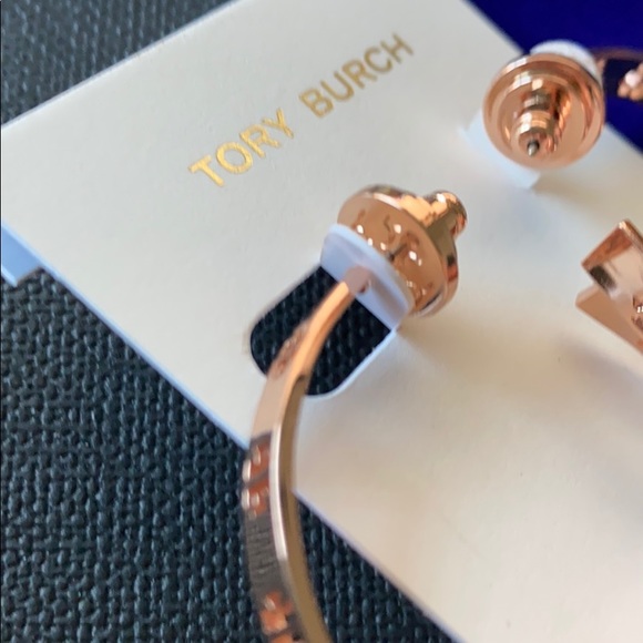 *Bundle sale* 2 Tory Burch hoops rose gold/pearl - Picture 2 of 4